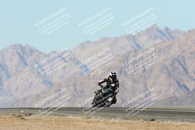 media/Dec-01-2025-Moto Forza (Mon) [[2daa91e15f]]/3-Beginner Group/Session 4 Turn 9/